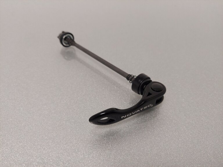 Quick release axle / Front / Ø 5 MM / Novatec / Others / Black