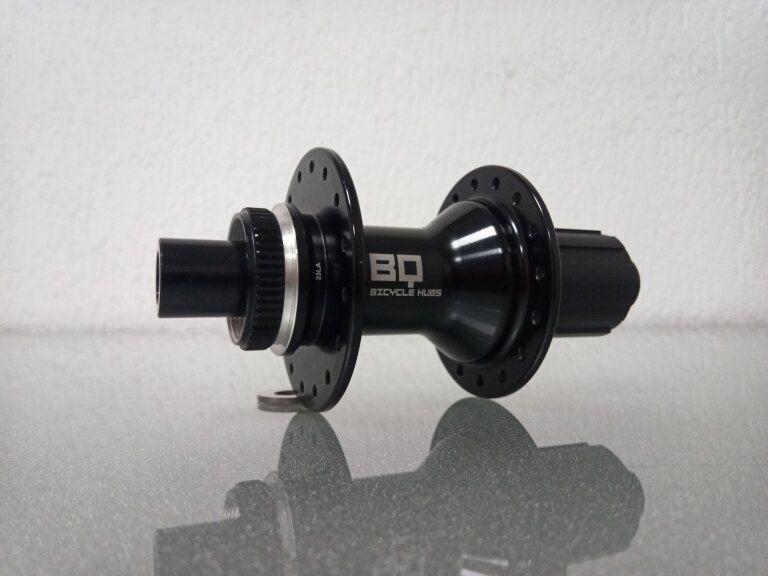 Rear hub / 142 MM / Thru axle Ø 12 MM / Disc (Centerlock) / 32GTS / BQ / BQ-RH30016 / HG Body 36,85 MM / Black / Race / Gravel