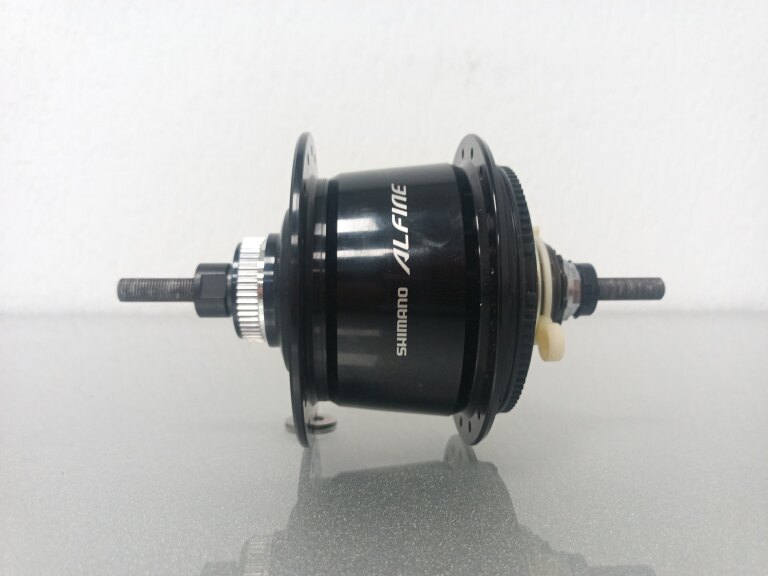 Rear hub / 135 MM / Fixed axle 187 MM / Disc (Centerlock) / 36GTS / Shimano / Alfine Inter 8 SG-S7001-8 / 8S / Black / City