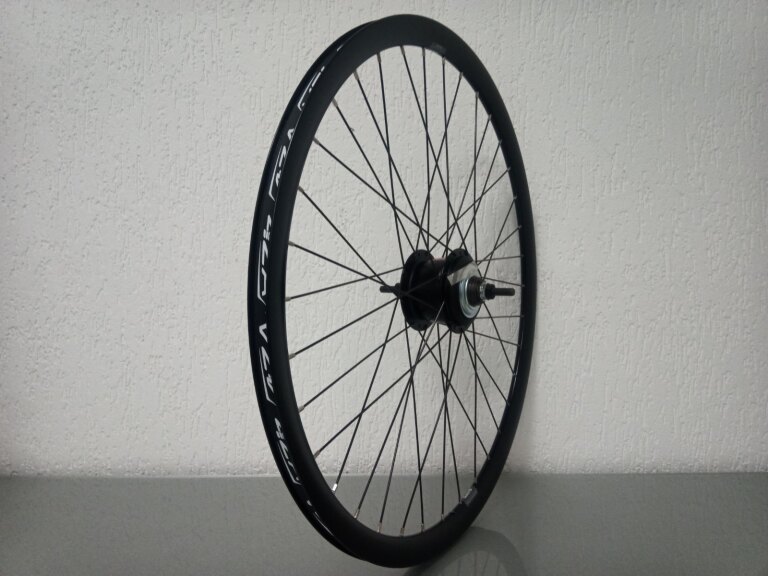 Roue arrière / 622X19C / Rigida - Ryde / Dutch 19 / Noir / Shimano / Nexus Inter 8 SG-C6001-8D / 8S / 135 MM / Disc (Centerlock) / Tour