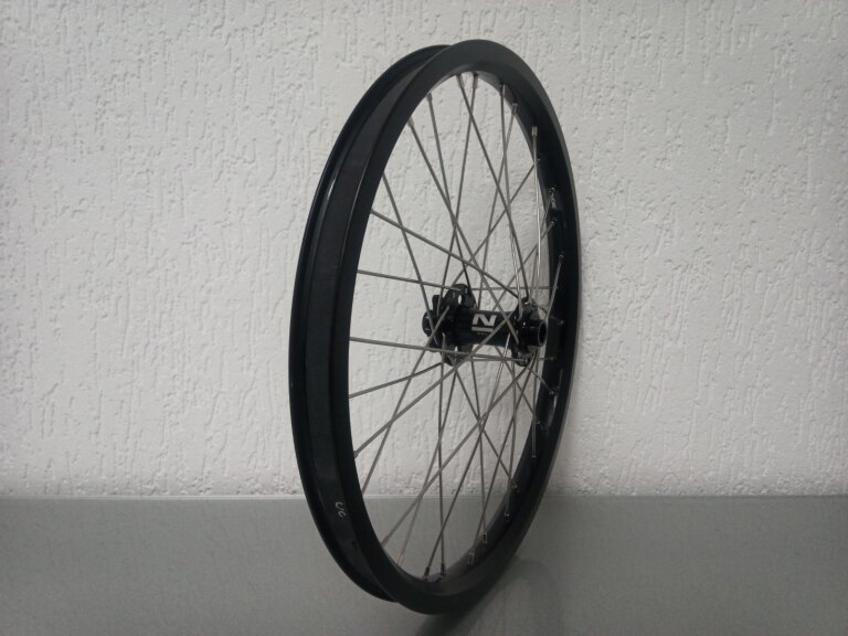 Roue avant / 406X25C / Rigida - Ryde / Andra 40 / Noir / Novatec / D811SB15 / / 100 MM / Disque (6 boulons) / Cargo - THRU AXLE 100 MM