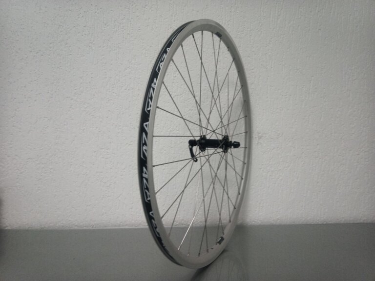 Roue avant / 622X19C / Rigida - Ryde / X-Plorer / Argent / Shimano / HB-T4000 Alivio / / 100 MM / Frein sur jante / Tour