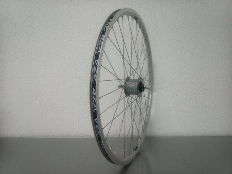 Front wheel / 622X19C / Rigida - Ryde / X-Plorer / Silver / Shimano / DH-C6000-3R-N 6V-3.0W Dynamo /  / 100 MM / Rollerbrake / City