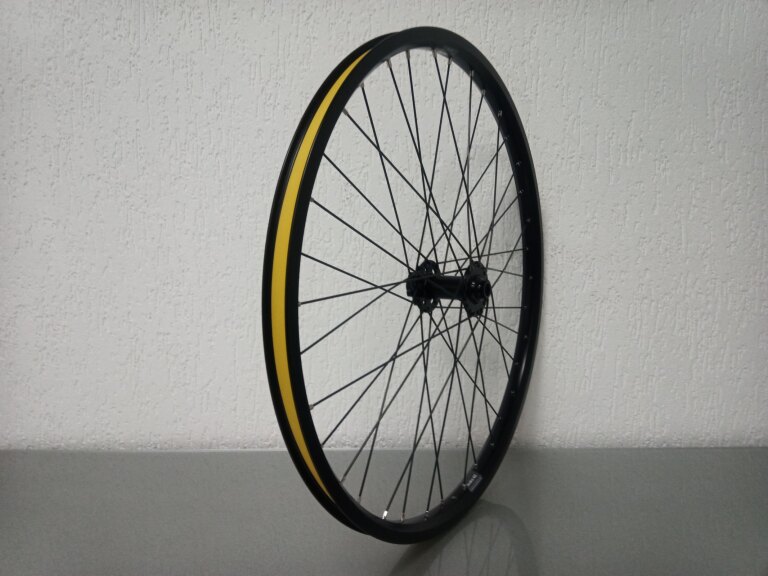 Roue avant / 584X25C / Rigida - Ryde / Andra 40 / Noir / BQ / BQ-FH30503 / / 110 MM / Disque (6 boulons) / E-Bike