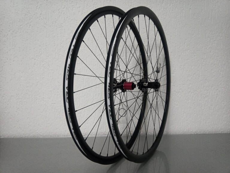 Paire de roues / 622X16C / Rigida - Ryde / DP16 Disc / Noir / Novatec / D792SB/A-A 4A / HG Body 36,85 MM / 142 MM / Disc (6 boulons) / Race