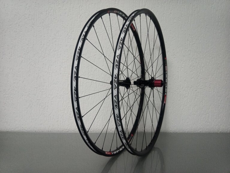 Wielset / 622X18C / DT Swiss / XR400 29 / Zwart / Novatec / D792SB-CL/A-A4A-X12 / HG Body 36,85 MM / 142 MM / Disc (Centerlock) / Cyclocross