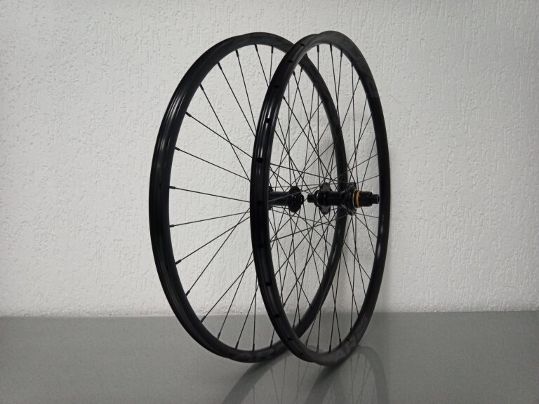 Wielset / 622X25C / Race Face / AR Offset 25 / Zwart / BQ / BQ-RH30019 / SRAM XD(R) 11S/12S / 148 MM / Disc (Centerlock) / MTB