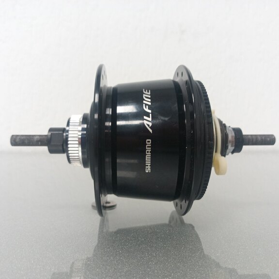 Moyeu arrière / 135 MM / Axe plein 187 MM / Disque (Centerlock) / 36GTS / Shimano / Alfine Inter 8 SG-S7001-8 / 8S / Noir / City 