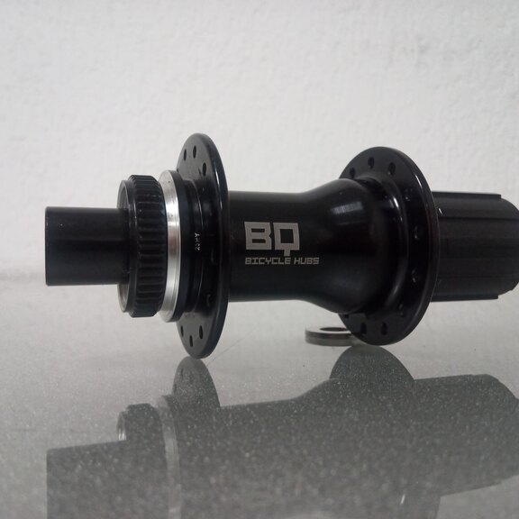 Rear hub / 142 MM / Thru axle Ø 12 MM / Disc (Centerlock) / 28GTS / BQ / BQ-RH30002 / HG Body 36,85 MM / Black / Race 