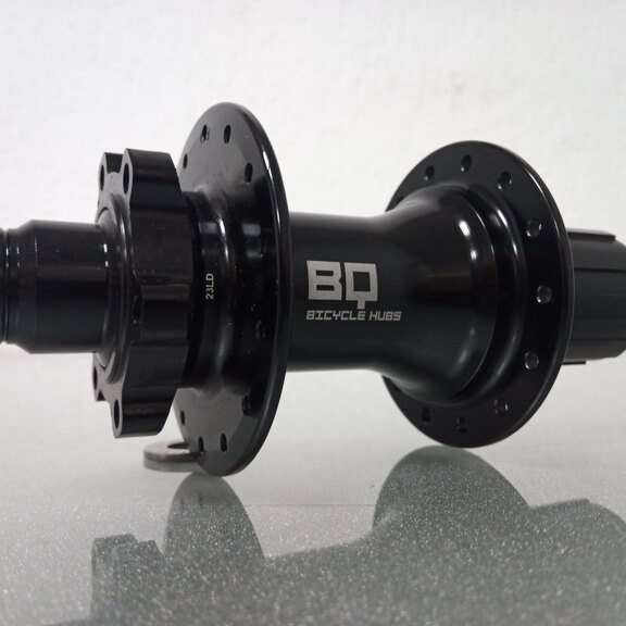 Achternaaf / 148 MM / Steekas Ø 12 MM / Disc (6 bout) / 28GTS / BQ / BQ-RH30014 / HG Body 36,85 MM / Zwart / MTB 