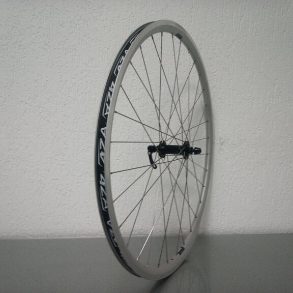 Roue avant / 622X19C / Rigida - Ryde / X-Plorer / Argent / Shimano / HB-T4000 Alivio / / 100 MM / Frein sur jante / Tour 