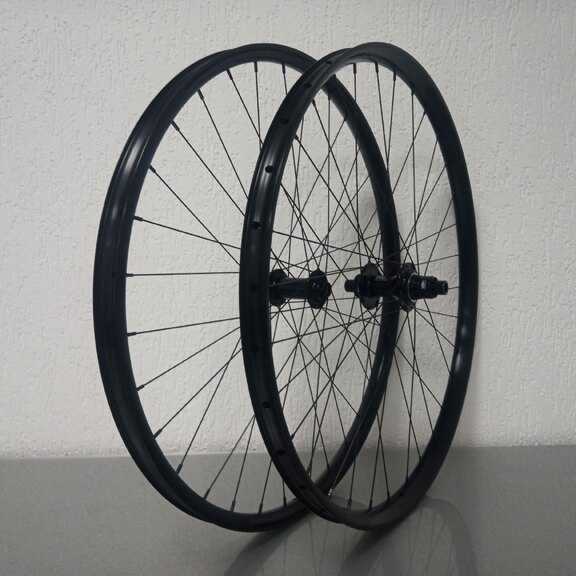 Paire de roues / 622X30C / Race Face / AR Offset 30 / Noir / BQ / BQ-RH30019 / SRAM XD(R) 11S/12S / 148 MM / Disc (Centerlock) / VTT 