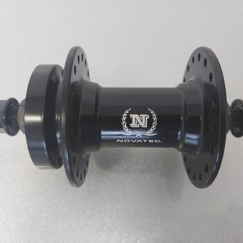 Front hub / 100 MM / Fixed axle 137 MM / Disc (6 bolts) / 32GTS / Novatec / Others / Black / Cargo