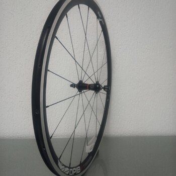 Roue avant / 622X18C / Rigida - Ryde / DP18 Speed ​​​​/ Noir / Bontrager / Autres / 100 MM / Frein sur jante / Race