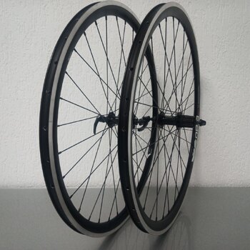 Laufradsatz / 622X18C / Rigida - Ryde / DP18 Speed / Schwarz / Shimano / FH-RS400 Tiagra / HG Body 36,85 MM / 130 MM / Felgenbremse / Race